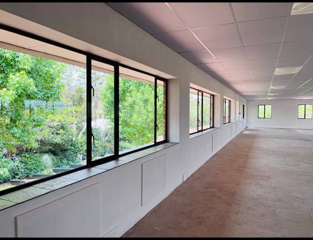 730M² OFFICE TO LET IN VORNA VALLEY